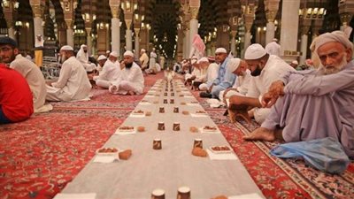 السعودية تعلن إلغاء خدمة الإفطار في المسجد النبوي خلال شهر رمضان