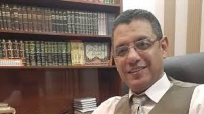 قانوني يوضح العقوبة المتوقعة على المتهمين في واقعة فيديو التدخين وقت الصلاة