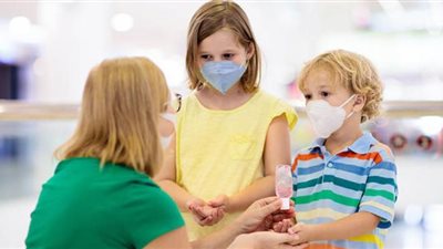 6 طرق لحماية طفلك من فيروس كورونا عند الخروج من المنزل