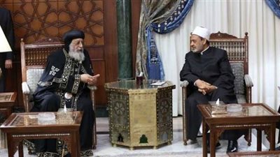 شيخ الأزهر يهنئ البابا تواضروس والإخوة الأقباط بعيد القيامة