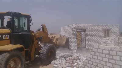 إزالة 50 مبنى مخالفا خلال حملات بمحافظة قنا | صور