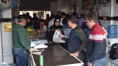 عادة ومش هنقطعها.. مواطنون يواجهون كورونا بـ