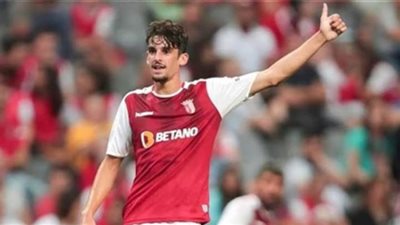 صفقة برشلونة يتفوق على مبابي في قائمة الأفضل