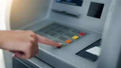 حقيقة وجود أزمة سيولة مالية في شركات التأمين بسبب قيود السحب النقدي