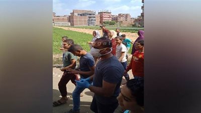 أهالي طوخ طنبشا بالمنوفية يستقبلون متعافى من كورونا بـ