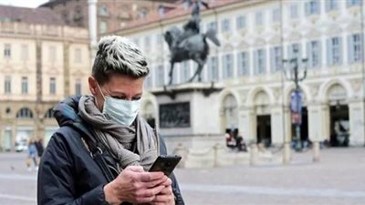 إيطاليا تختبر تطبيقا لتتبع مخالطي المصابين بفيروس كورونا للخروج من العزل