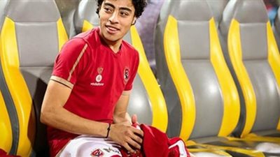 لاعب الأهلي يحتفل بزفافه مع زملائه |فيديو