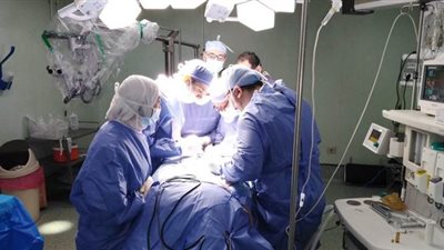 استئصال ورم على الحبل الشوكي لسيدة تعاني من شلل جزئي بالأطراف في المنصورة