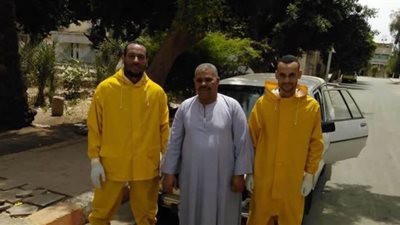فرق الطب الوقائي تتوجه إلى شارعين في قنا بعد ثبوت إصابات إيجابية بفيروس كورونا | صور