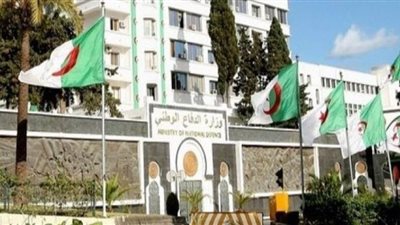 الجزائر تنفي تنحية واعتقال ضباط كبار في الجيش