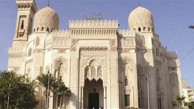 من المرسي أبو العباس إلى البوصيري.. مساجد الإسكندرية تتزين بأسماء أقطاب الصوفية.. و