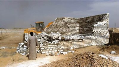 تنفيذ ٢٥٧ قرار إزالة بمساحة مليون ٤٢٩١ مترا فى أسوان l صور