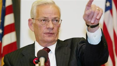 وفاة بول أونيل أول وزير خزانة في عهد بوش الابن