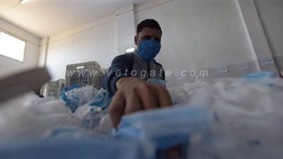 كمامات كورونا.. فتحت أبواب لفرص عمل داخل المصانع | فيديو