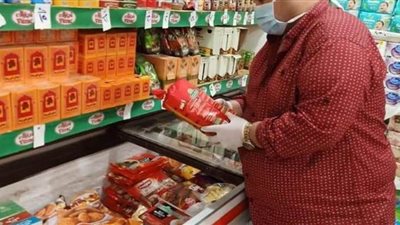 إعدام ٣٥٥ كيلو أغذية منتهية الصلاحية بجنوب سيناء | صور