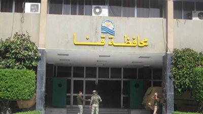 محافظ قنا: توريد 2292 طنا من القمح للصوامع والشون