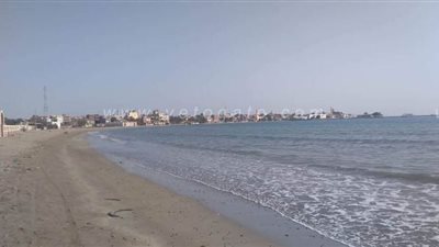 شواطئ القصير خالية من الأهالي في الساعات الأولى من يوم شم النسيم | صور