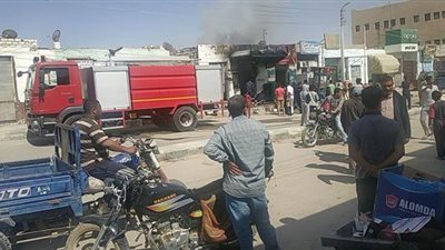 السيطرة على حريق بمحل تجاري بمركز الفرافرة فى الوادى الجديد | صور