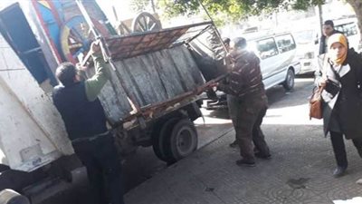 مرافق الجيزة: التحفظ على 43 إعلانا بدون ترخيص وحجز 3 مركبات توك توك