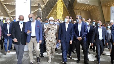 العالم يترقب افتتاحه.. مدبولي: الدولة مهتمة بسرعة الانتهاء من المتحف المصري الكبير 