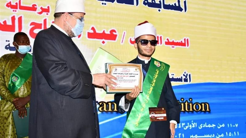 الشيخ نادي سعد أثناء