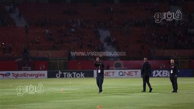 موسيماني يتفقد أرضية ملعب السلام قبل مواجهة الأهلي أمام الرجاء | صور