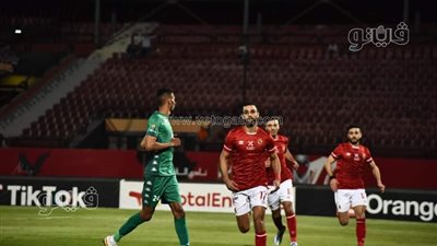 عمرو السولية يحرز الهدف الأول للأهلي في مرمى الرجاء