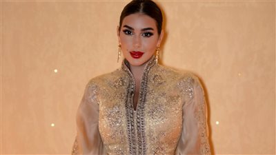 ياسمين صبري تتألق بالذهبي في أحدث ظهور