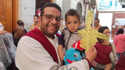 شاهد ابداع أقباط بورسعيد في عيد أحد الزعف| فيديو وصور