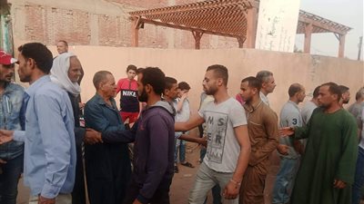 أهالي شبين القناطر يشيعون جثمان الطفلة الغارقة سجدة| صور 