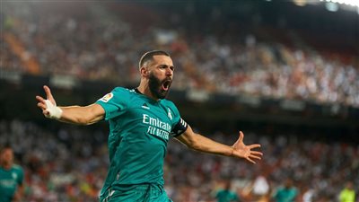 كريم بنزيما يحقق رقما جديدا ويحلق في صدارة هدافي الدوري الإسباني 