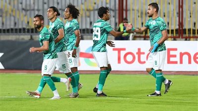 بـ9 لاعبين.. المصري يهزم نهضة بركان بثنائية في الكونفدرالية 