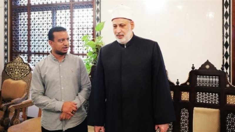 خلال الحوار 