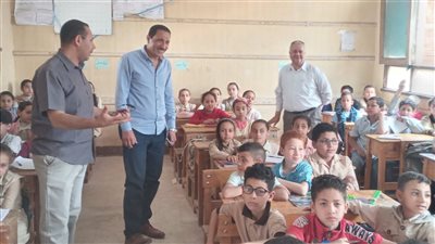 محافظ بني سويف يتابع امتحان المهام الادائية للصف الرابع الابتدائي