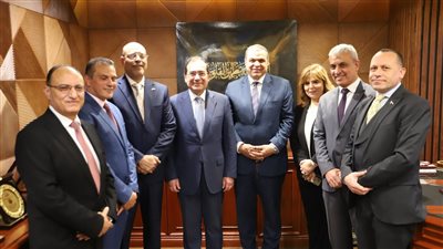 الملا وسعفان يفتتحان مقر النقابة العامة للبترول الجديد