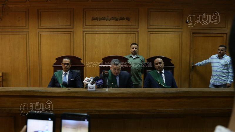 محاكمة متهمين