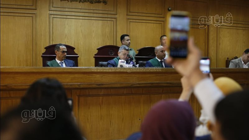 محاكمة متهمين