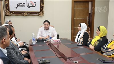 نائب محافظ بني سويف يناقش خطوات التمكين الاقتصادي للمرأة بقرى حياة كريمة