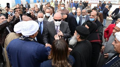 محافظ قنا يأمر بإزالة ومصادرة تشوينات مواد بنائية على أرض زراعية بأبوتشت