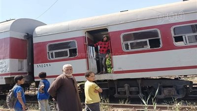 خروج قطار عن القضبان في كفر الشيخ