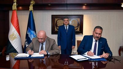 أسامة ربيع يشهد توقيع مذكرة تفاهم مع شركة بترومنت للتعاون في مجال تقديم الخدمات البحرية