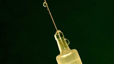 هيئة الدواء: ضبط تشغيلات مغشوشة من حقن مضاد حيوي في السوق 