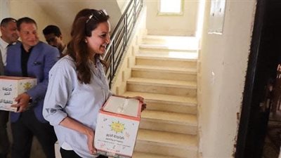 توزيع ٩٩٠ كرتونة رمضانية على الأهالى بالجيزة