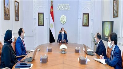 السيسي يكلف بمواصلة العمل على نهج توطين الصناعات الاستراتيجية وتشجيع القطاعات الصناعية الوطنية