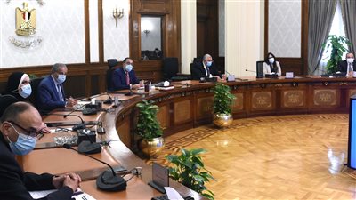 رئيس الوزراء يتابع جهود توفير السلع الاستراتيجية ومستلزمات الإنتاج