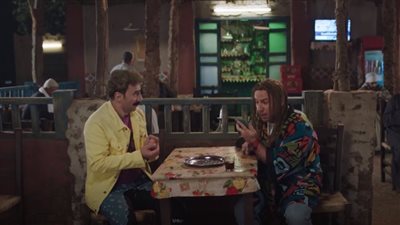 الكبير أوي 6 الحلقة 18.. تصالح جوني وهجرس واندماج حساباتهما على السوشيال ميديا