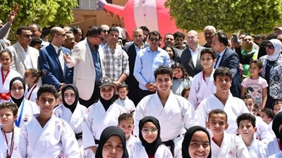 وزير الرياضة يتفقد مراكز شباب الصف والشوبك| صور