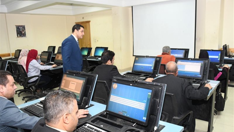 موظفين 