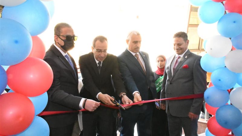 افتتاح معرض دكان