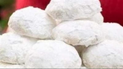 هل يمكن للأصحاء والشباب تناول الكعك والبسكويت في العيد بكثرة؟.. استشاري يجيب